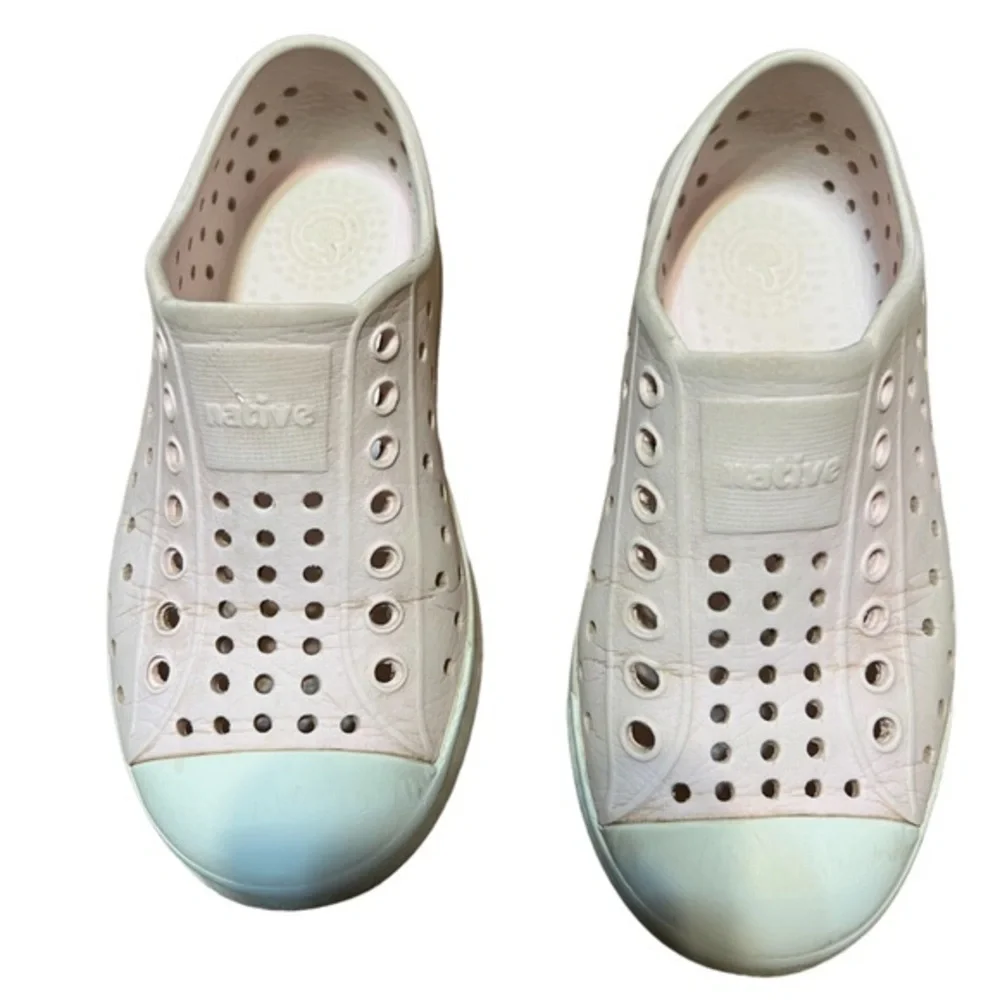 Native Light Pink Water Shoes Child Size 10